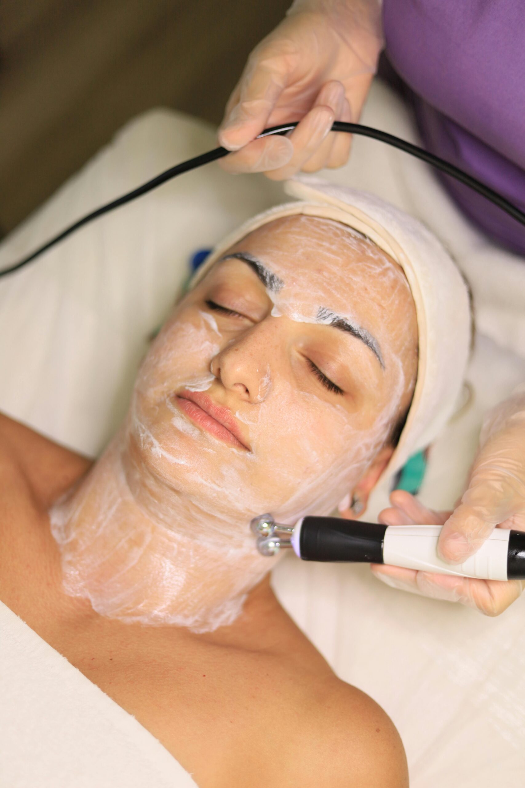 pexels-soubhik96-30465454 raffermissement peau Fotona 4D médecine esthétique