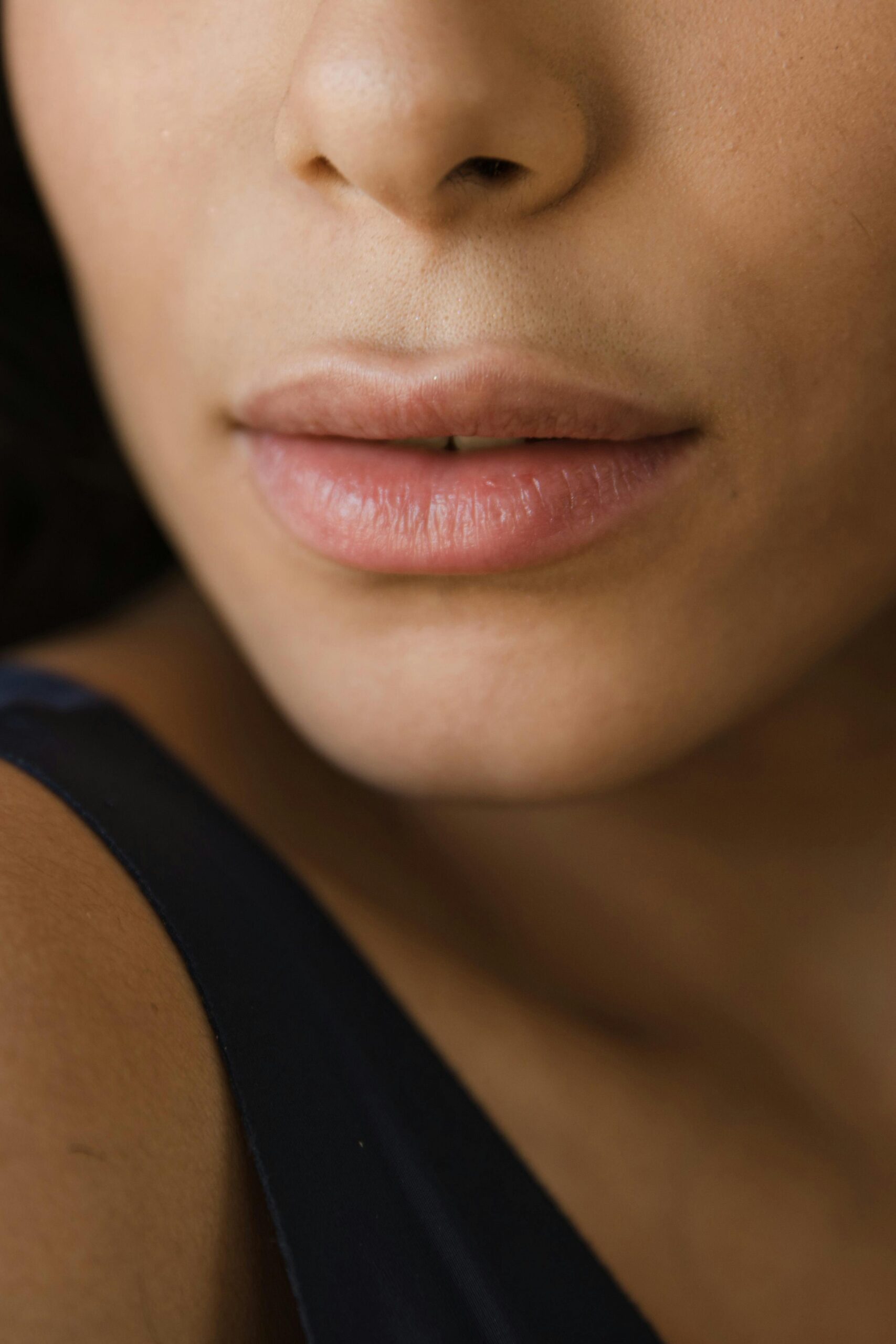 pexels-soubhik96-30465454 injection acide hyaluronique lèvres Dr Sarah Driouich